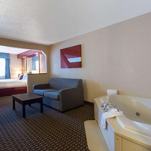 Luxury Suite Jetted Tub Non-Smoking